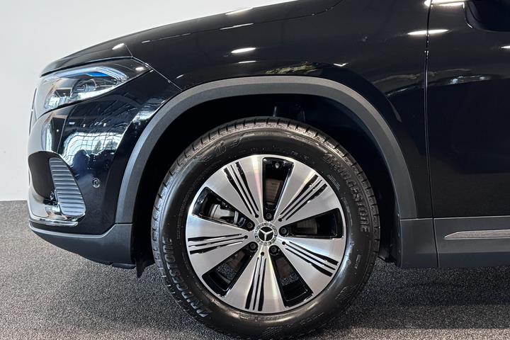 Sort Mercedes EQA250+ fra 2023