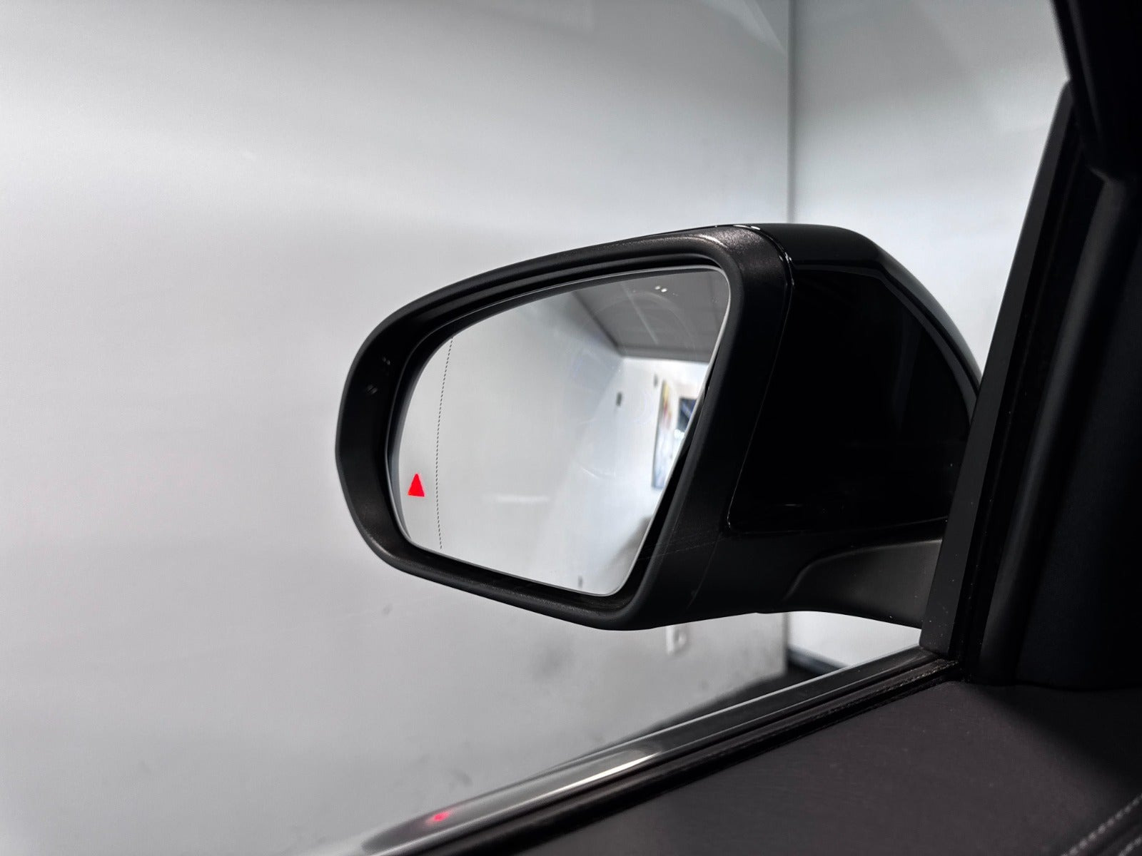 Sort Mercedes EQA250+ fra 2023
