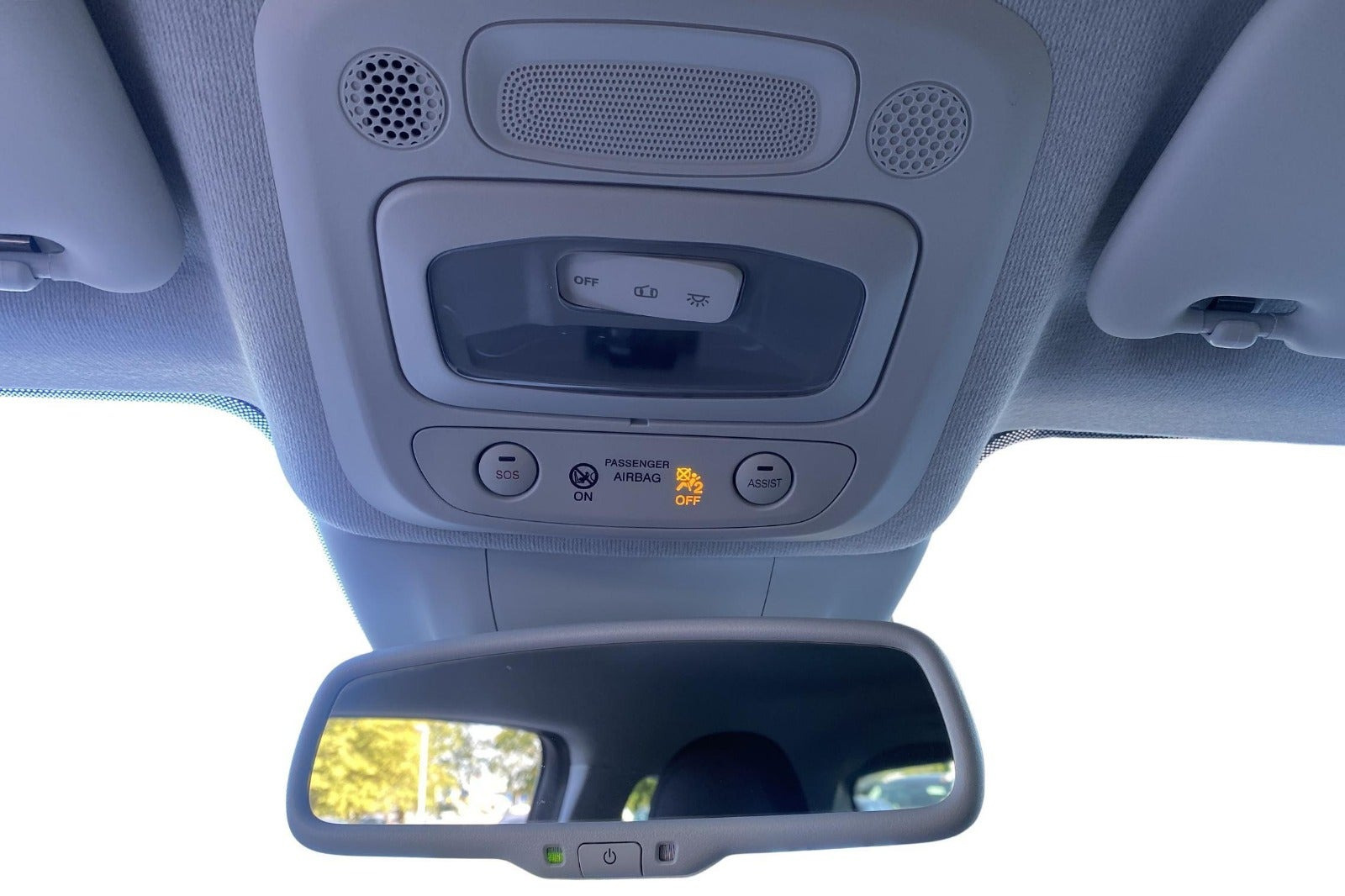 Hvid Fiat 500e fra 2023
