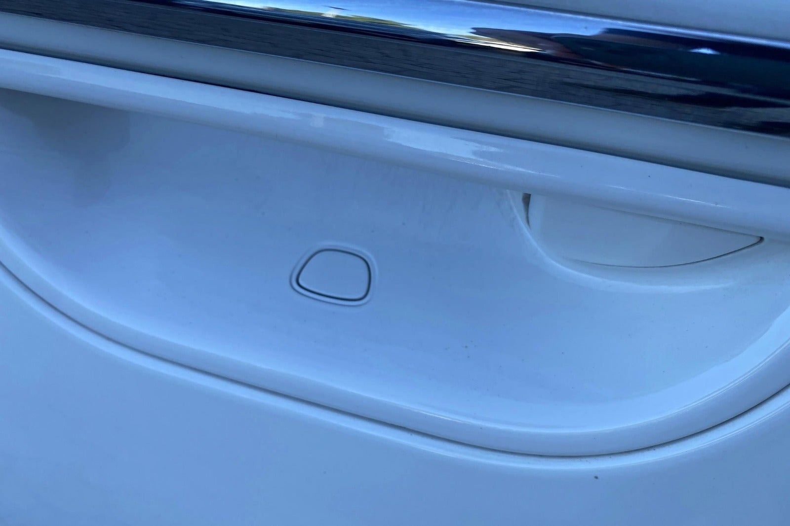 Hvid Fiat 500e fra 2023