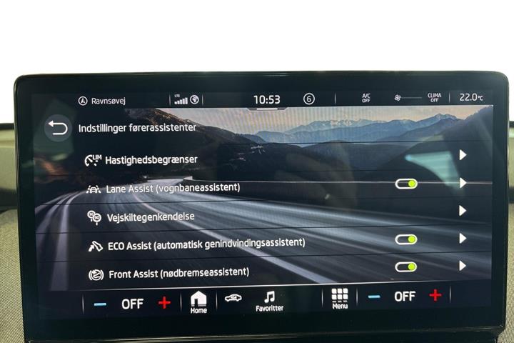 Blå Skoda Enyaq fra 2022