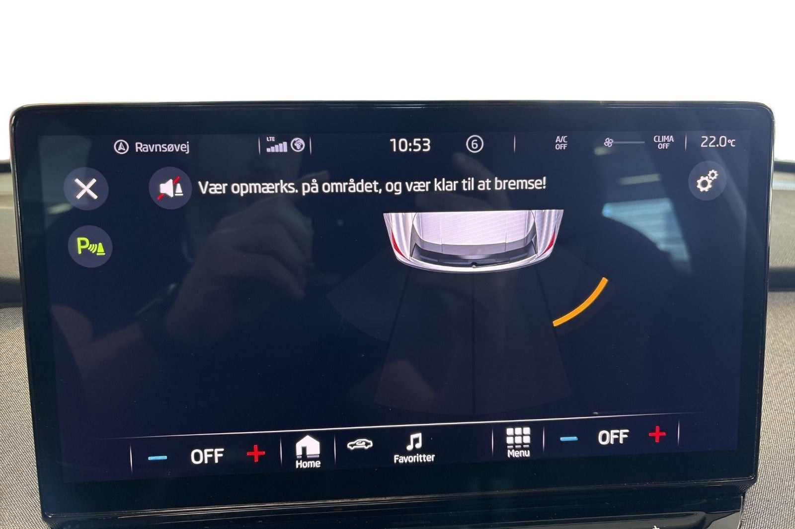 Blå Skoda Enyaq fra 2022