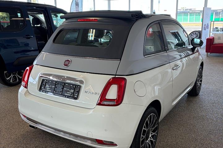Grå Fiat 500C fra 2021