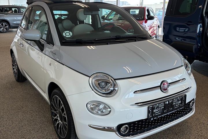 Grå Fiat 500C fra 2021
