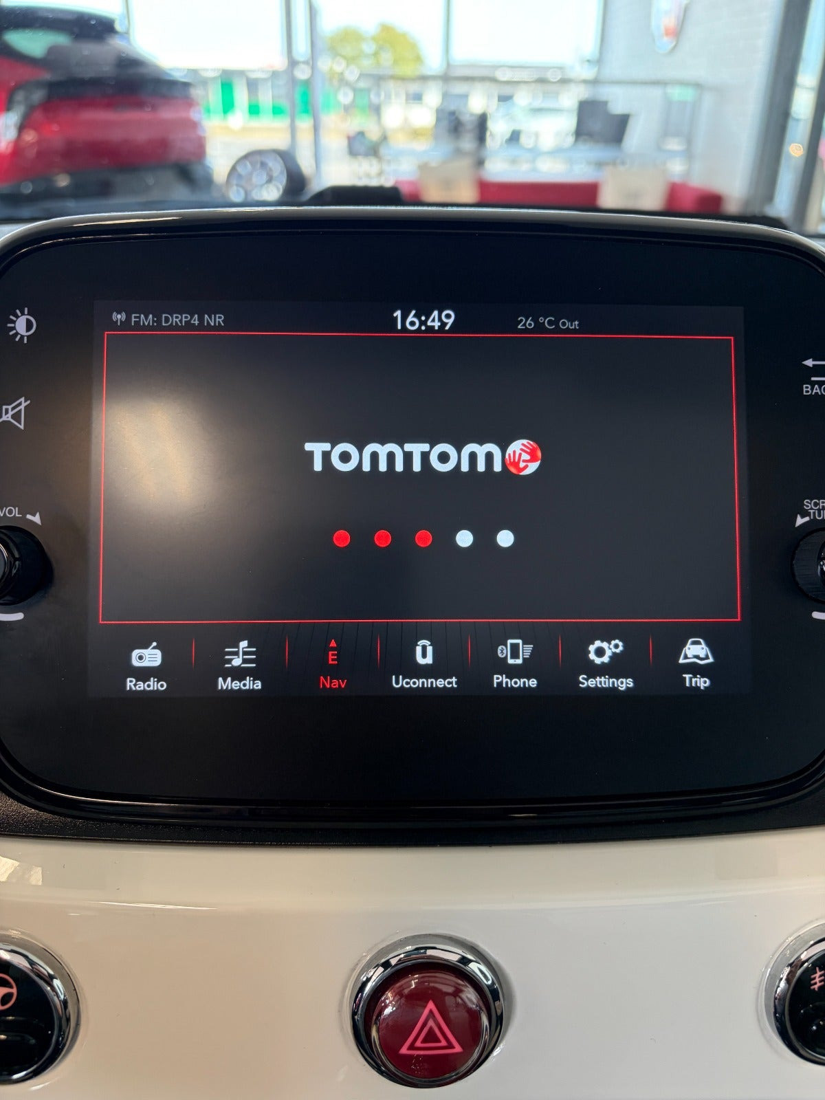 Grå Fiat 500C fra 2021