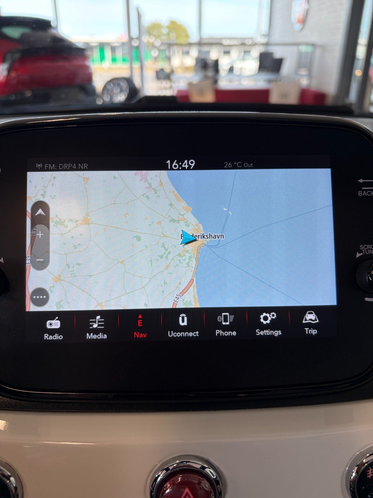 Grå Fiat 500C fra 2021