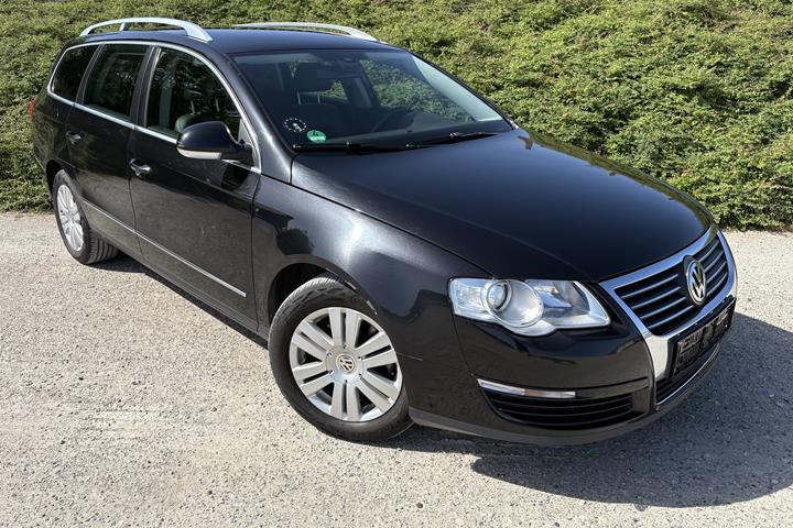 Sort VW Passat fra 2006