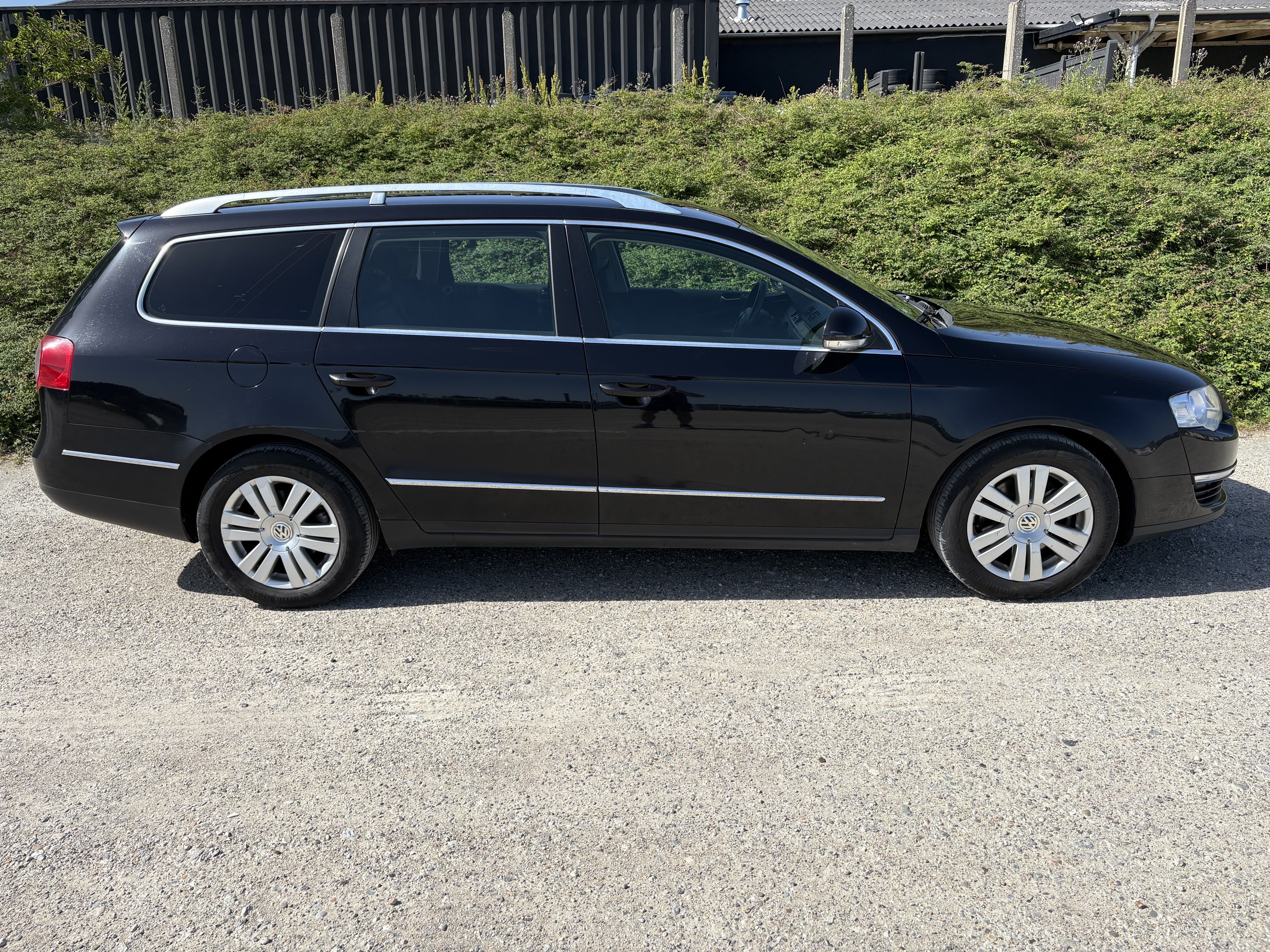 Sort VW Passat fra 2006
