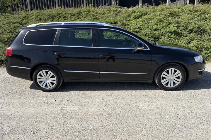 Sort VW Passat fra 2006
