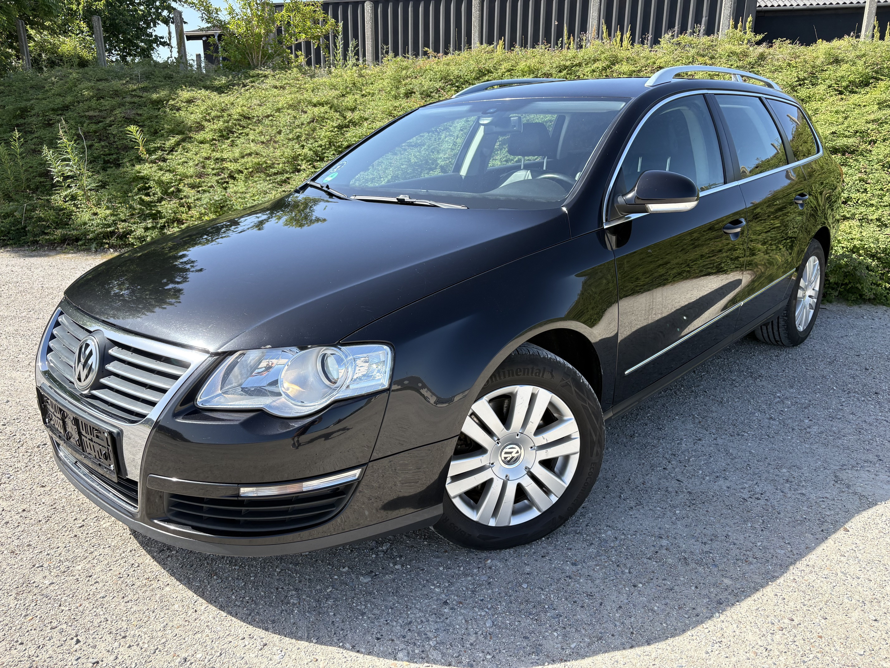 Sort VW Passat fra 2006