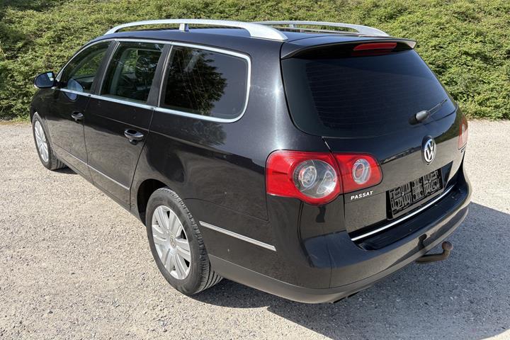Sort VW Passat fra 2006