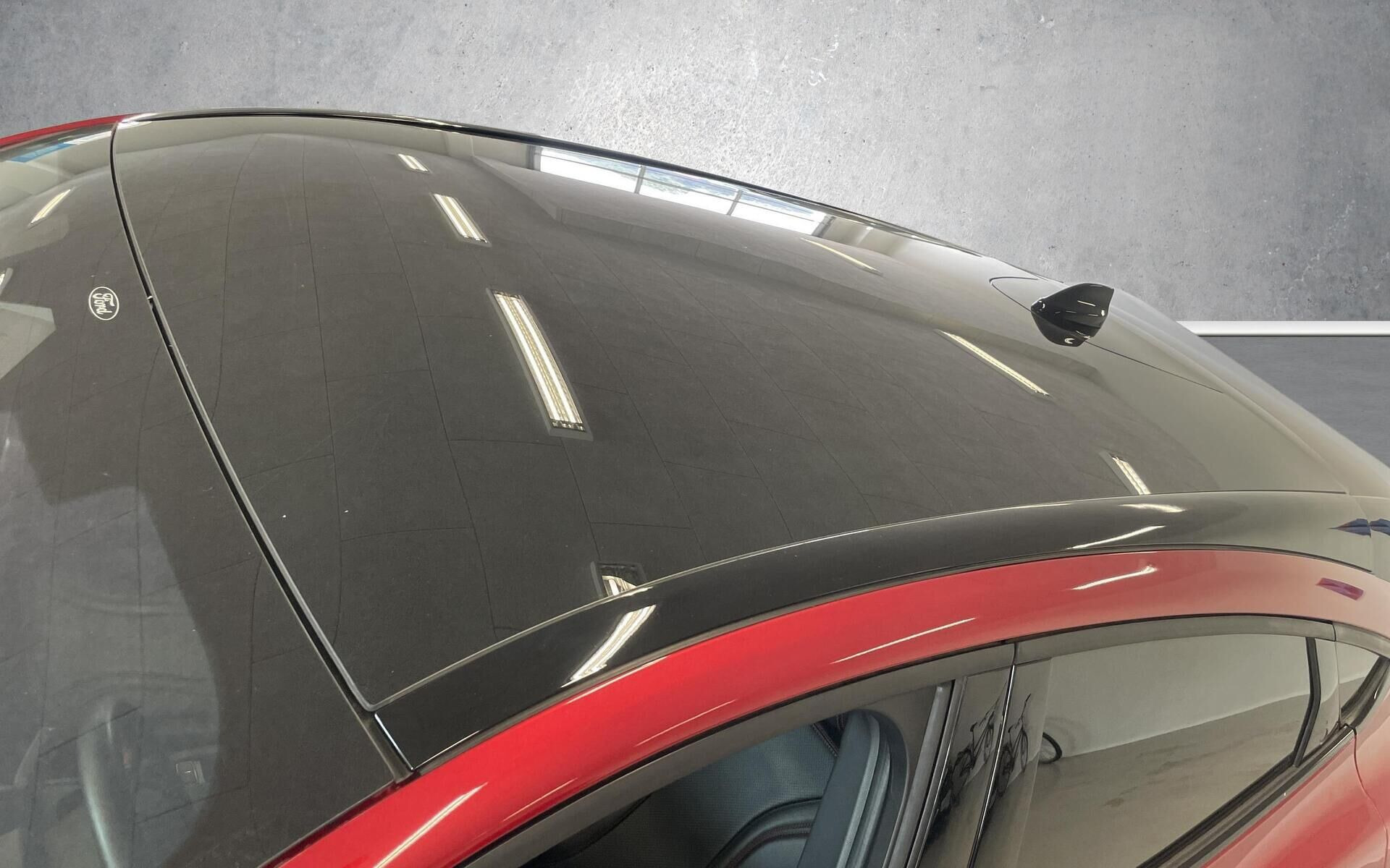 Rød Ford Mustang Mach-E fra 2022