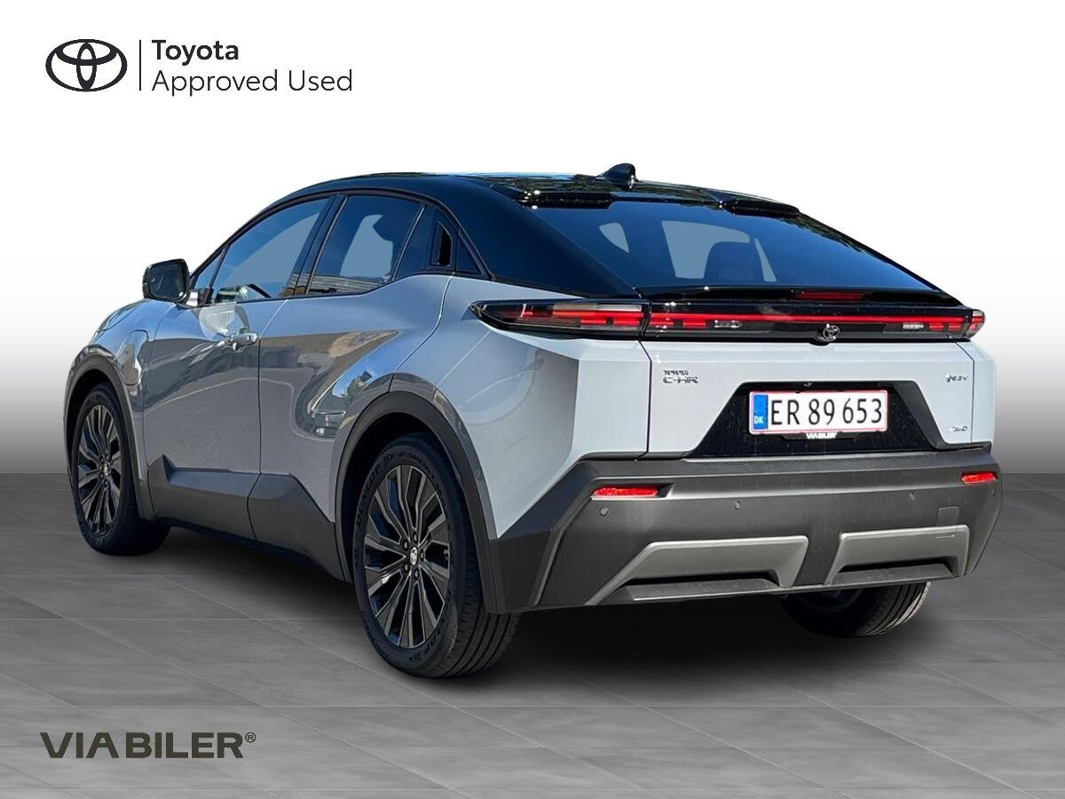 Grå Toyota Toyota C-HR+ fra 2026