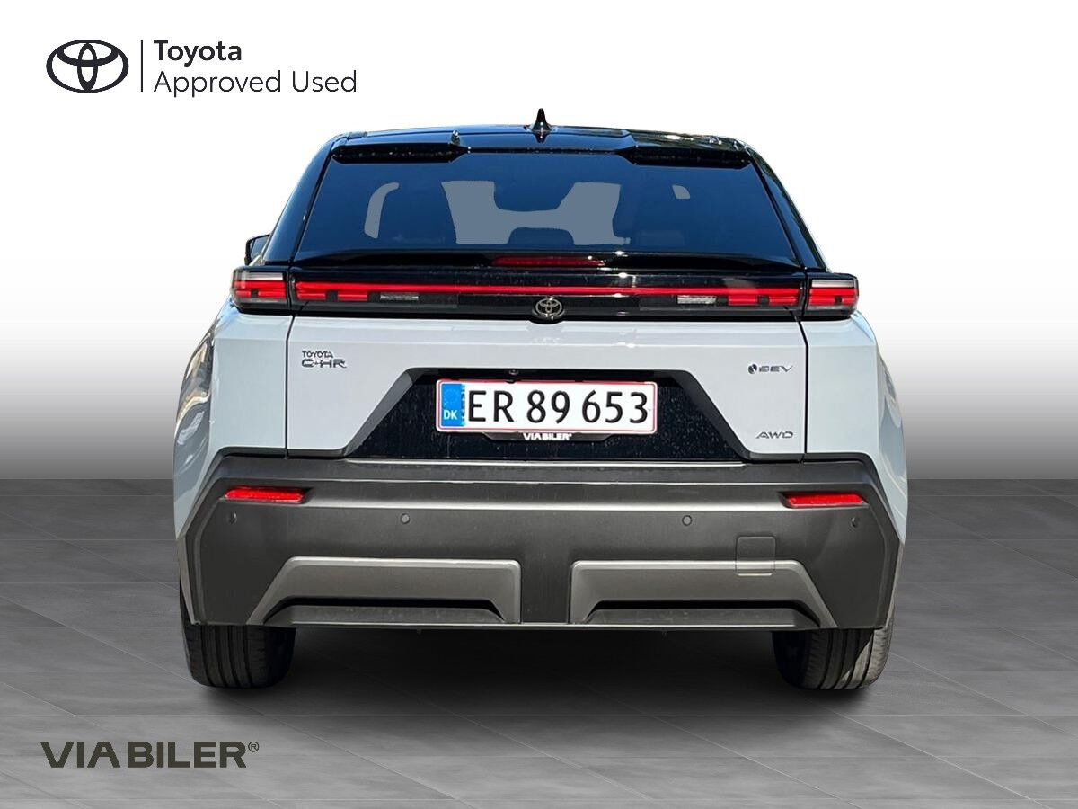 Grå Toyota Toyota C-HR+ fra 2026