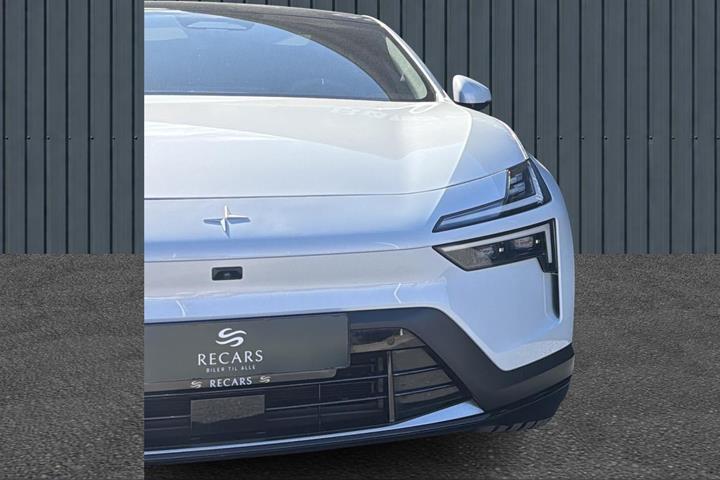 Hvid Polestar 4 fra 2025
