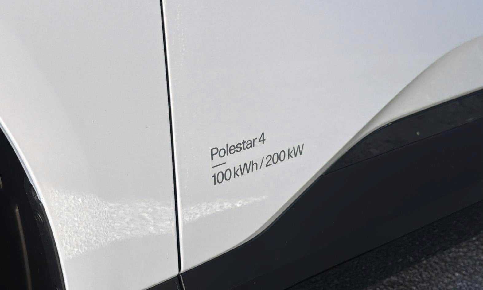 Hvid Polestar 4 fra 2025