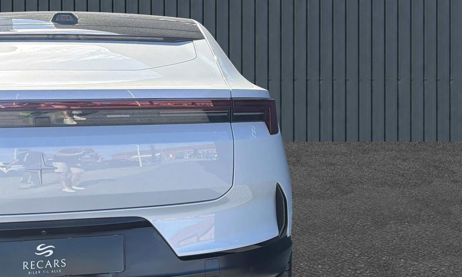 Hvid Polestar 4 fra 2025