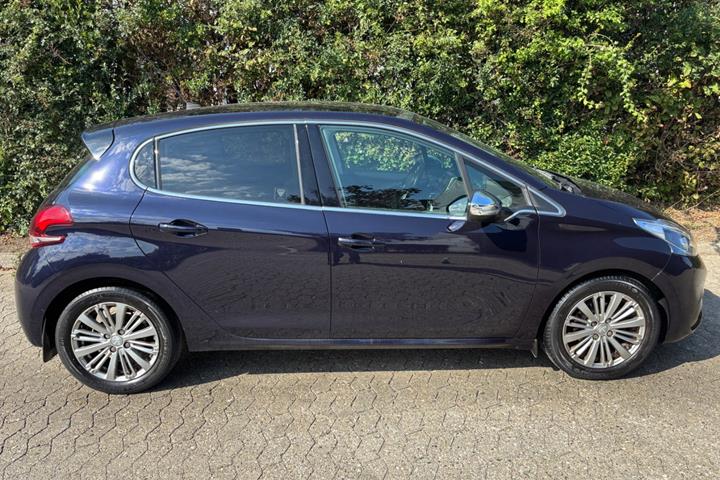 undefined Peugeot 208 fra 2018