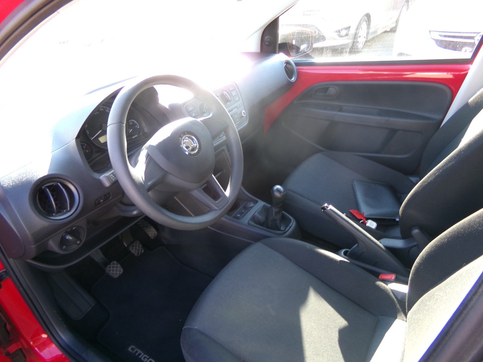 Rød Skoda Citigo fra 2016