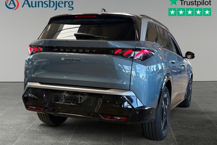 Blå Peugeot e-5008 fra 2025