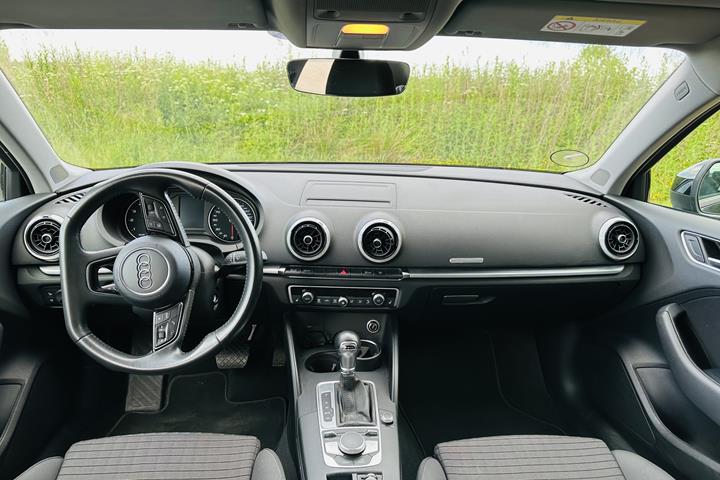 Sort Audi A3 Limousine fra 2017
