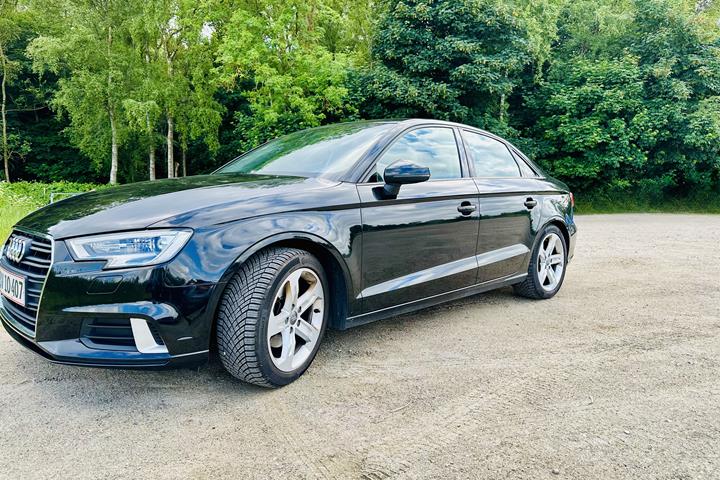 Sort Audi A3 Limousine fra 2017
