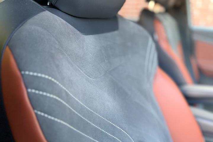 Grå VW ID.4 fra 2021