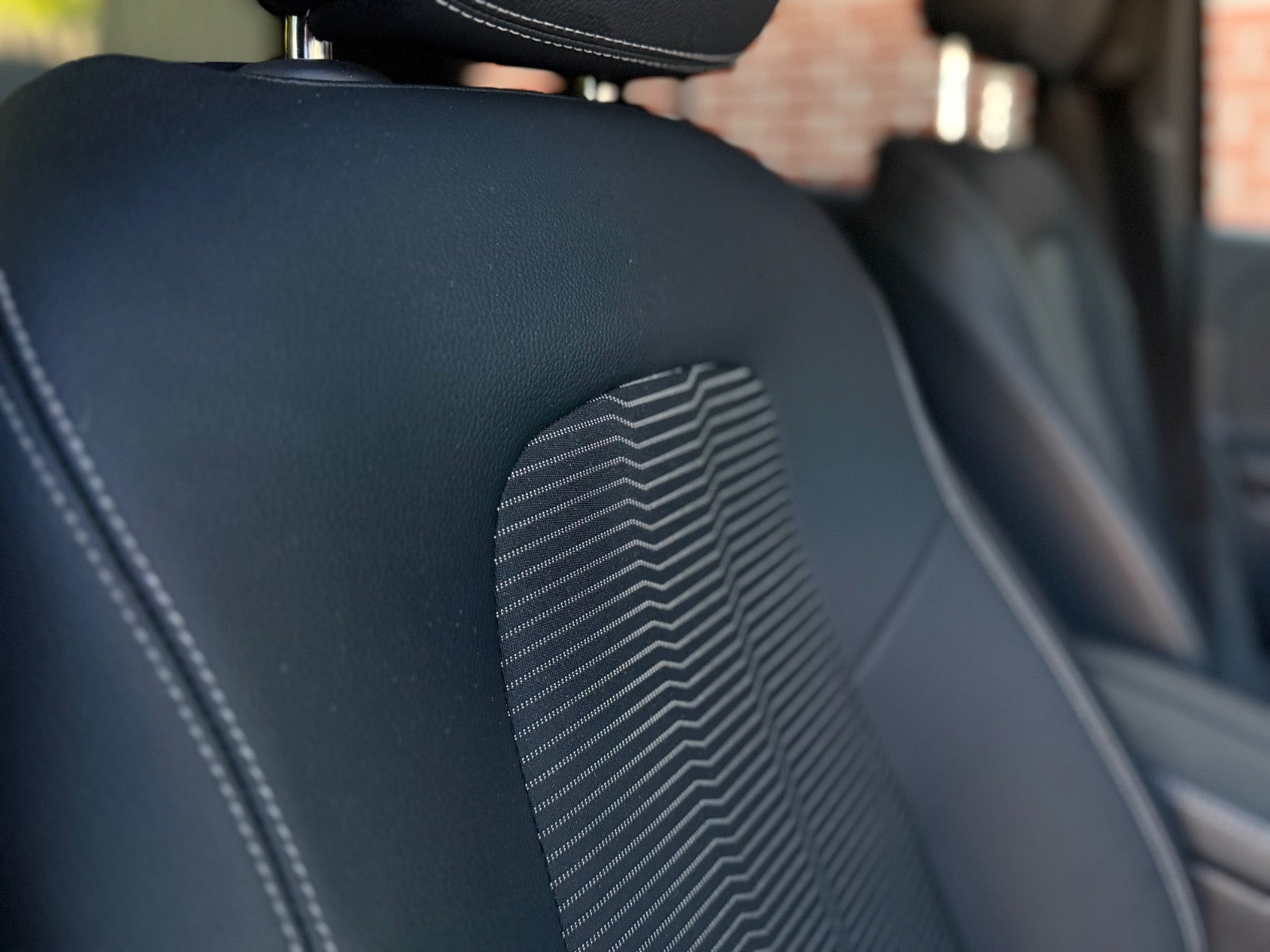 Sort Mercedes EQA250 fra 2021