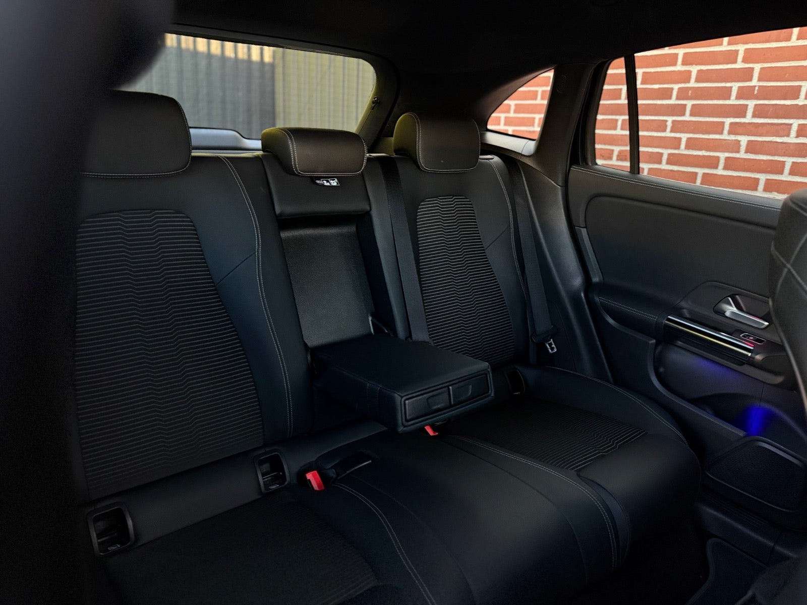 Sort Mercedes EQA250 fra 2021