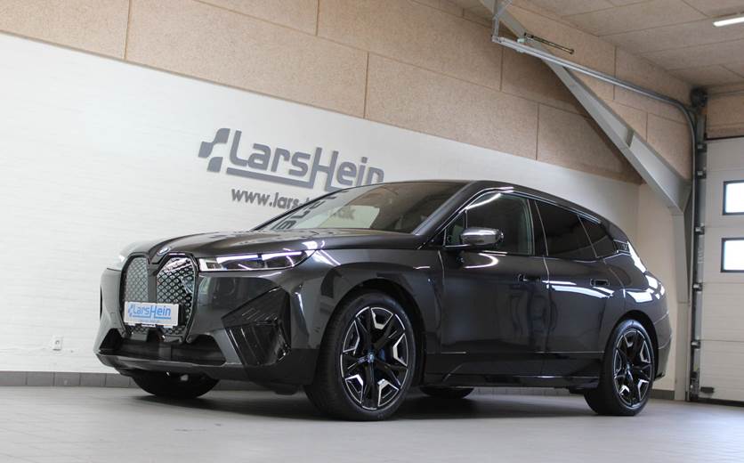 BMW iX xDrive50 Fully Charged Sport