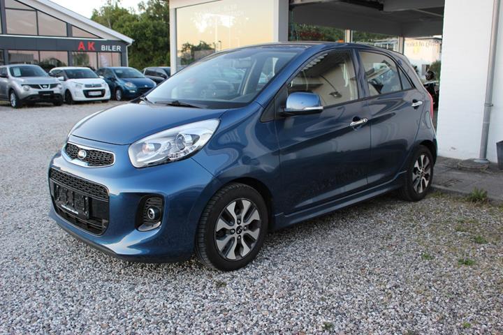 Blå Kia Picanto fra 2016 set udefra