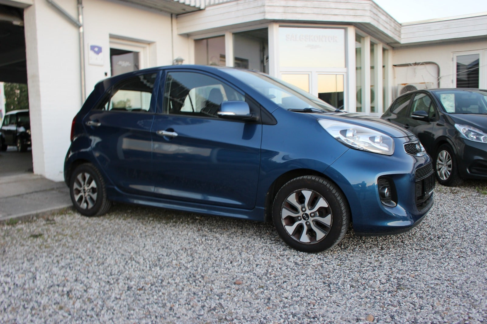 Blå Kia Picanto fra 2016