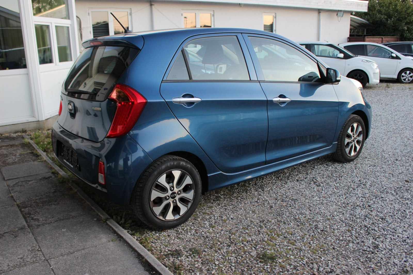 Blå Kia Picanto fra 2016