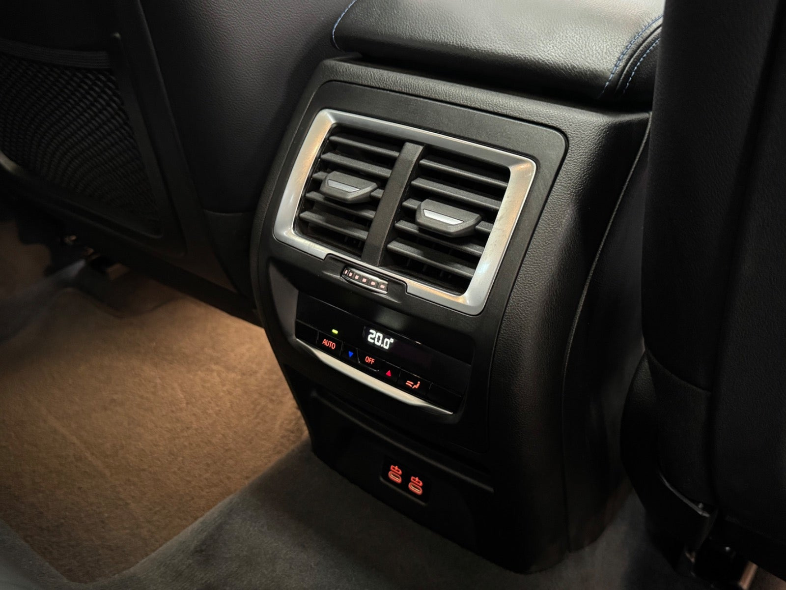 Grå BMW iX3 fra 2022