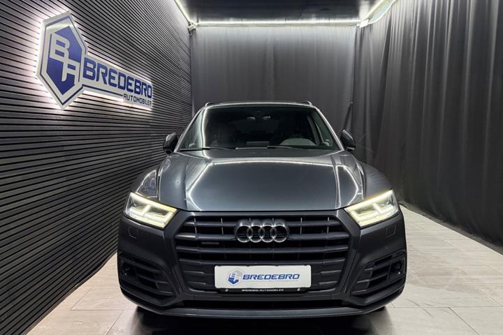 Grå Audi Q5 fra 2018