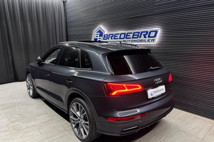 Grå Audi Q5 fra 2018