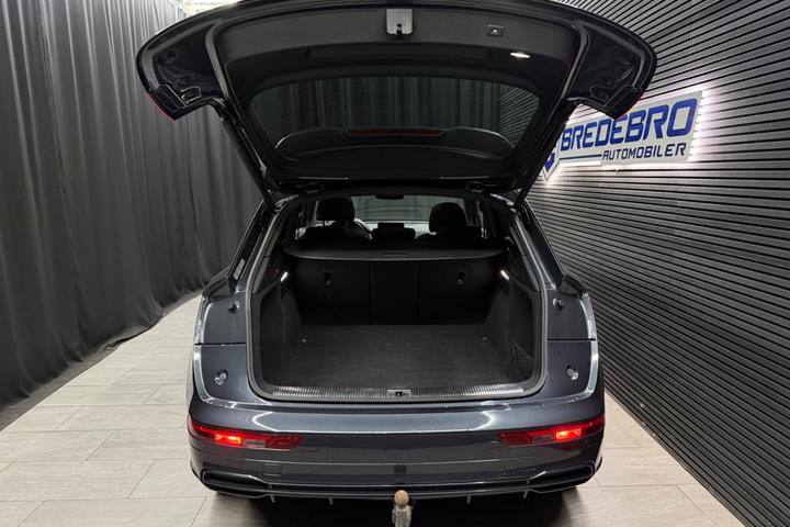 Grå Audi Q5 fra 2018