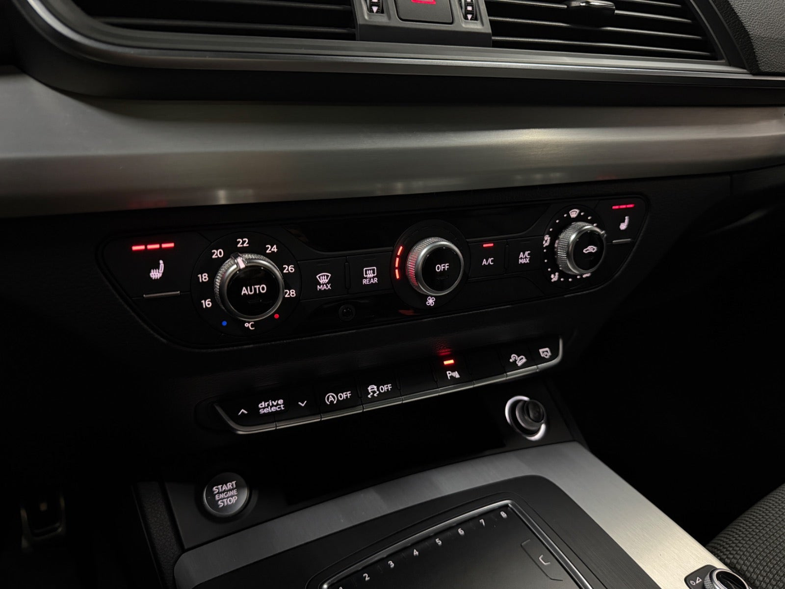 Grå Audi Q5 fra 2018