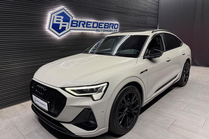 Beige Audi e-tron fra 2021