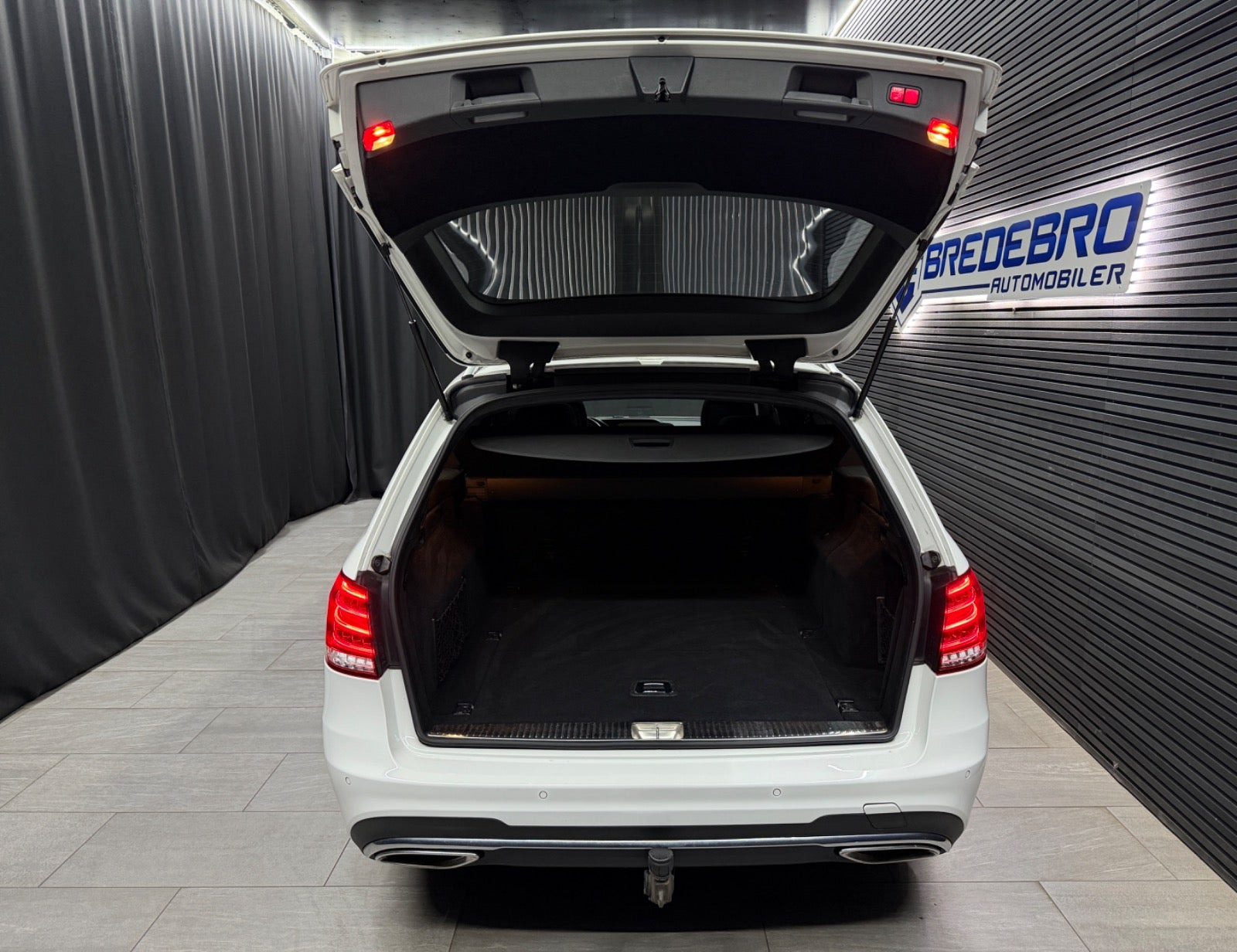 Hvid Mercedes E350 fra 2014