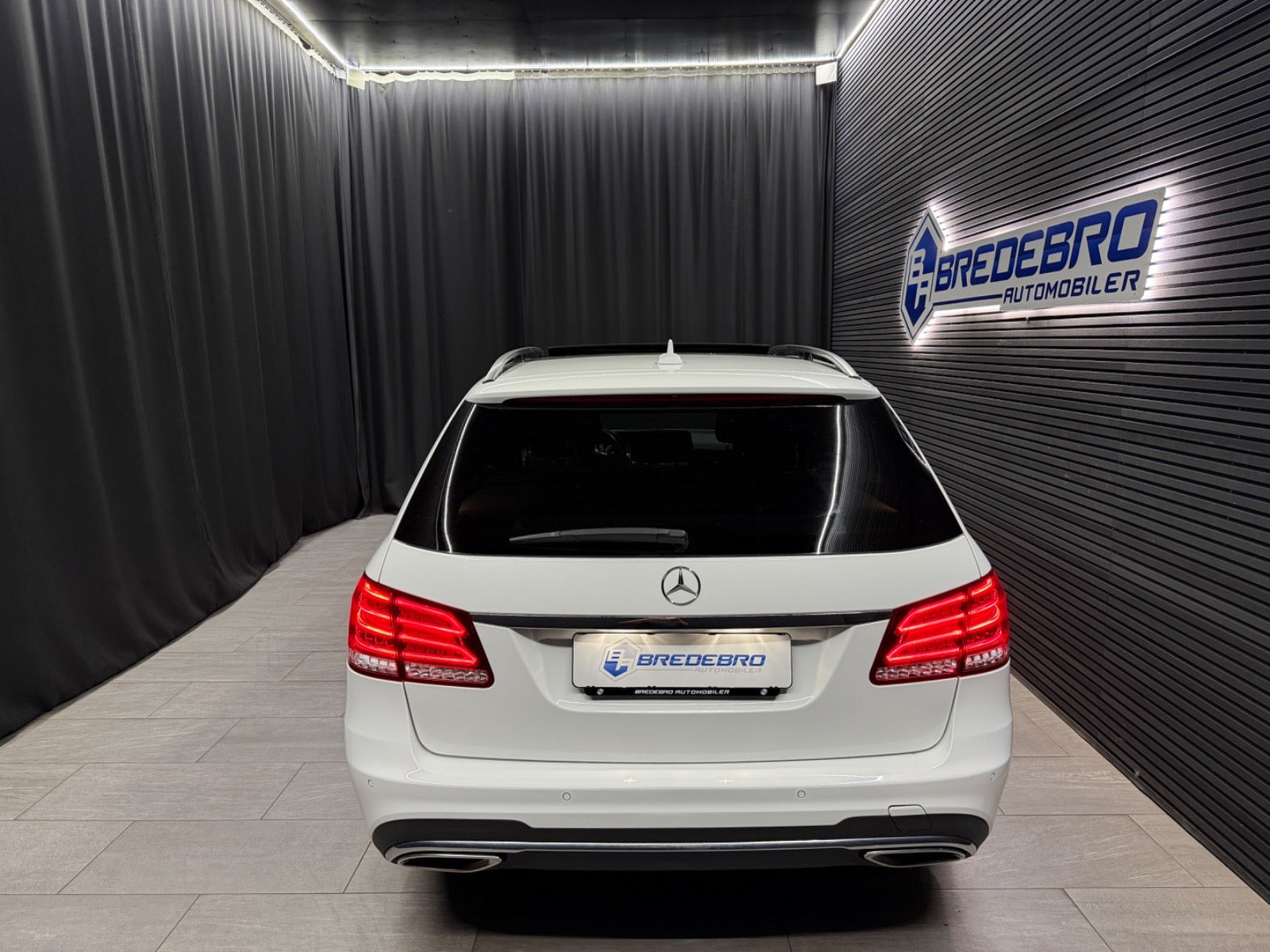 Hvid Mercedes E350 fra 2014