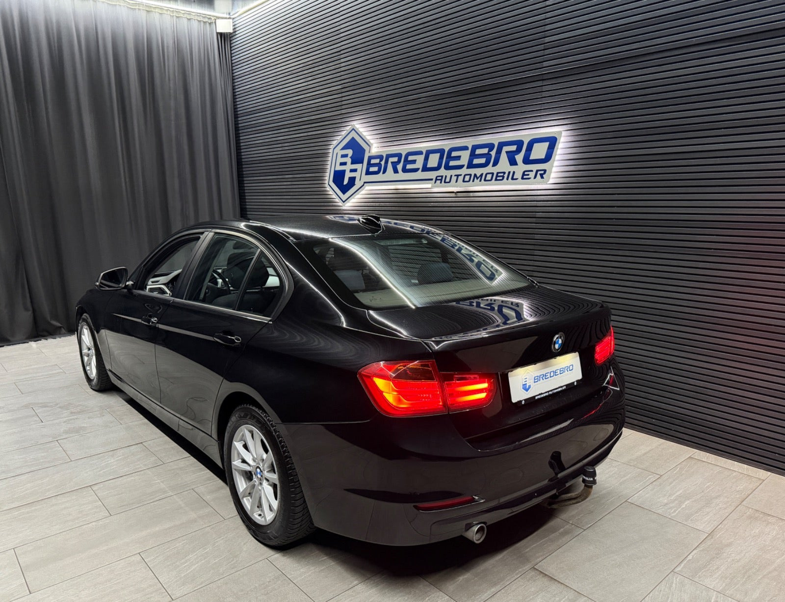 Sort BMW 316d fra 2014