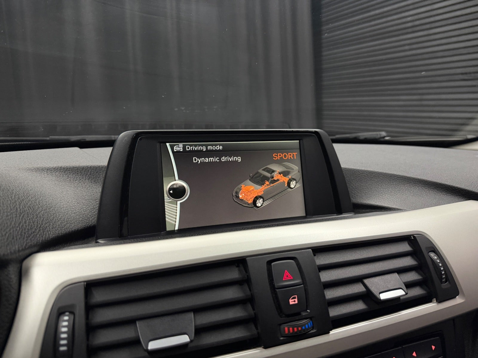 Sort BMW 316d fra 2014