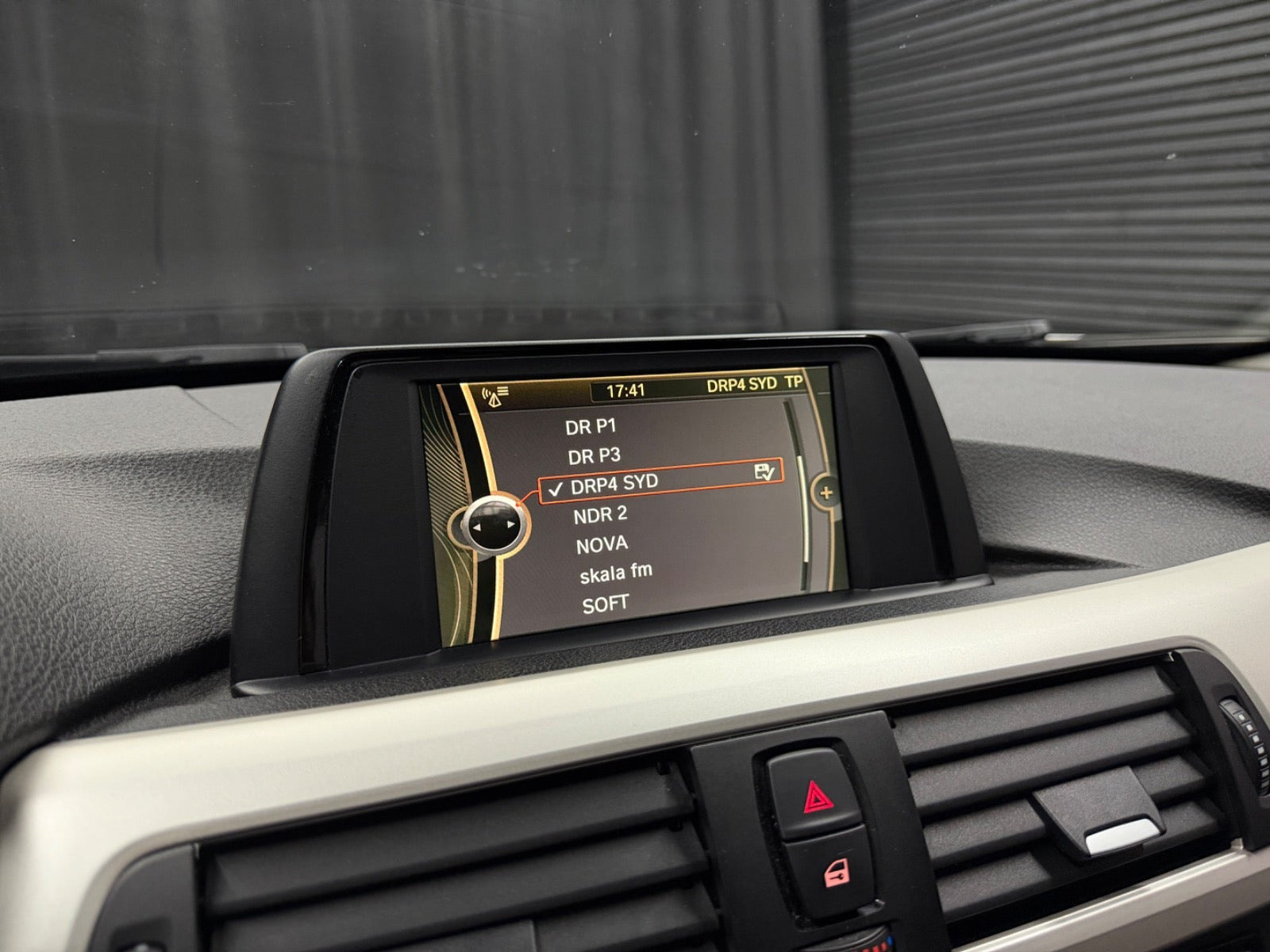 Sort BMW 316d fra 2014