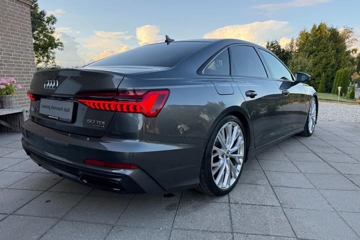 Grå Audi A6 fra 2018