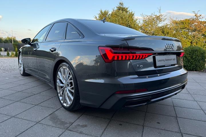 Grå Audi A6 fra 2018
