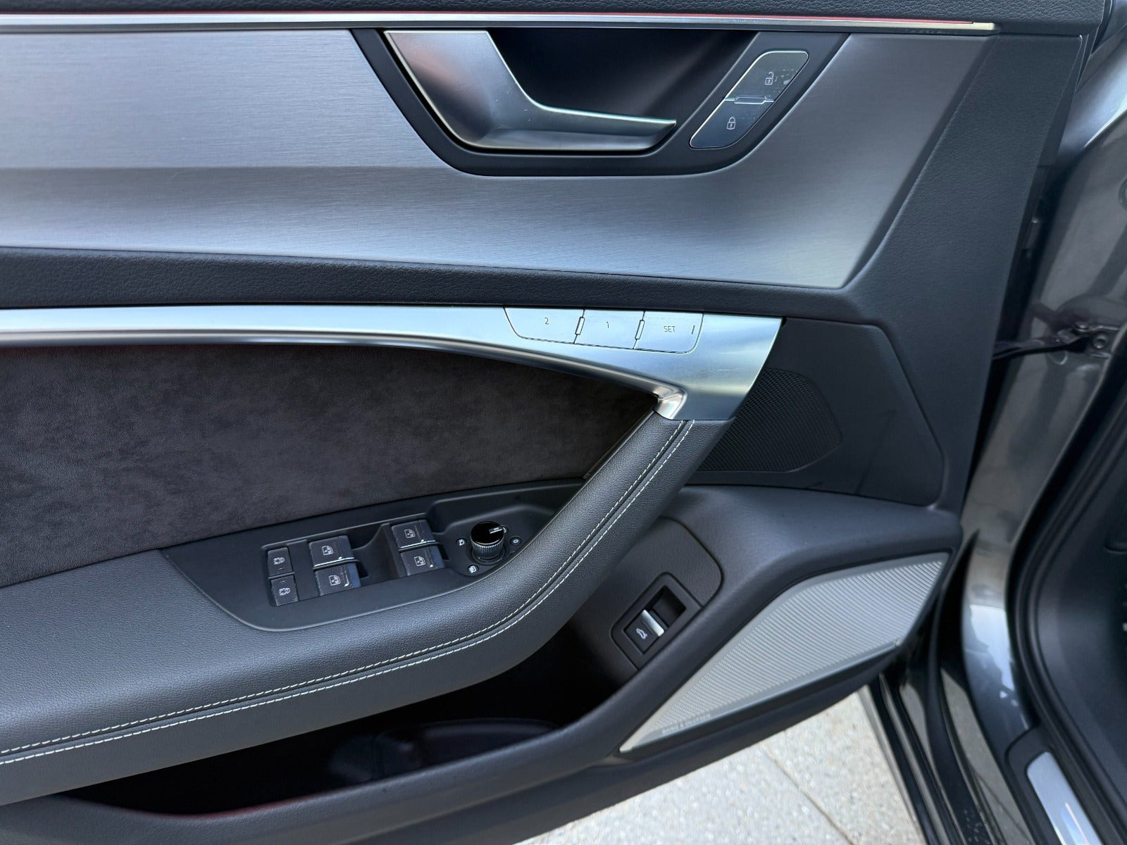 Grå Audi A6 fra 2018
