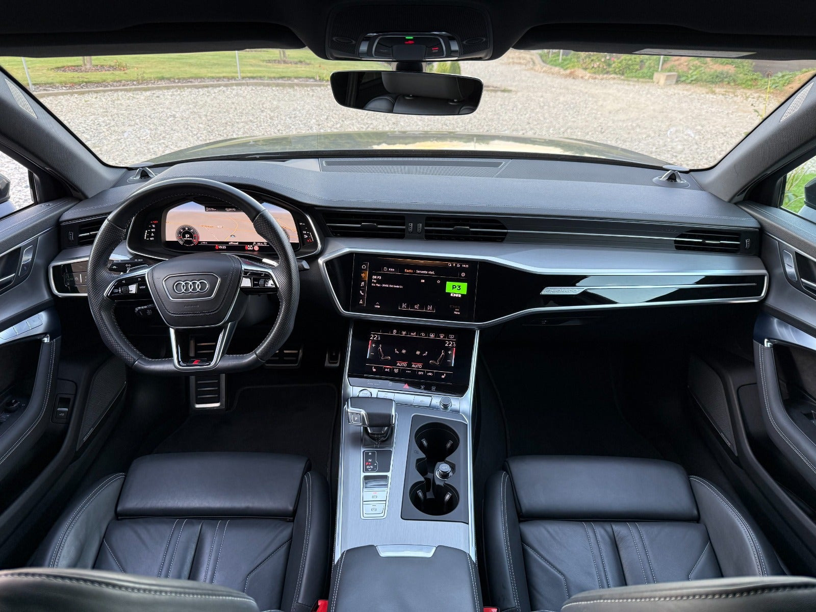Grå Audi A6 fra 2018