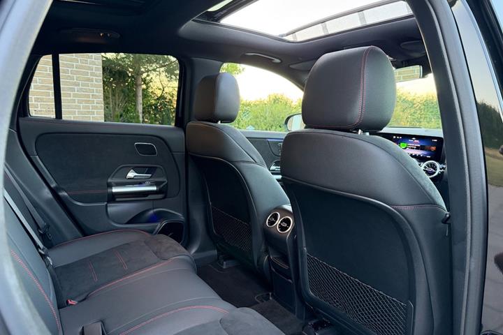 Sort Mercedes EQA250+ fra 2025