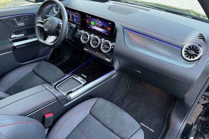 Sort Mercedes EQA250+ fra 2025